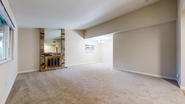 Building Photo - Meticulously Maintained Four Bedroom Singl...