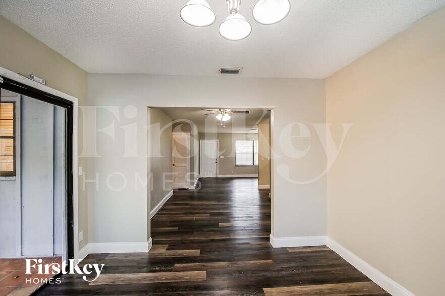 Building Photo - 4555 Palm Ridge Blvd