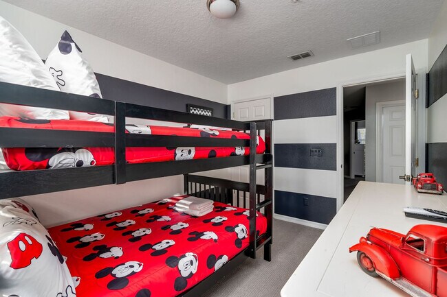 Building Photo - 875 Assembly Ct