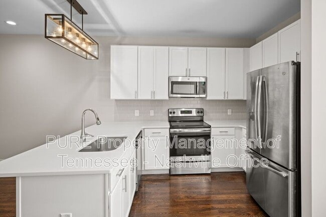 Building Photo - 215 Porter Village Cir