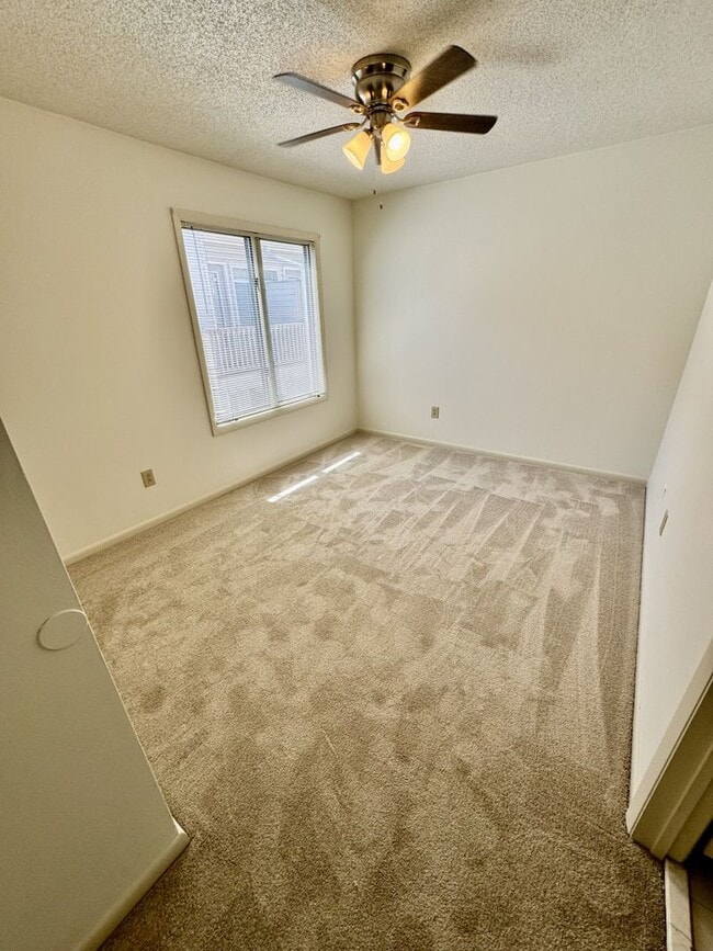 Building Photo - LYNNHAVEN SHORES - Starfish Condo