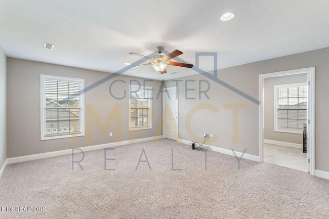 Building Photo - 129 Hackberry St