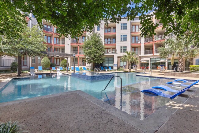 Building Photo - 8122 Midtown Blvd