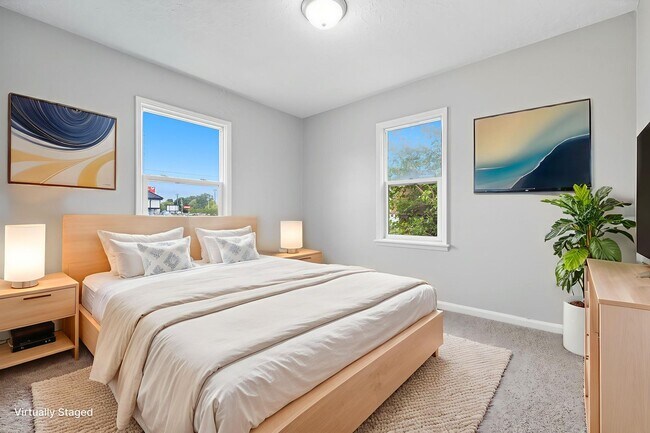 Building Photo - Charming 2-Bedroom Home – Recently Remodeled in Indianapolis Available NOW!