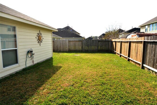 Building Photo - 9303 Daisy Cove Ln