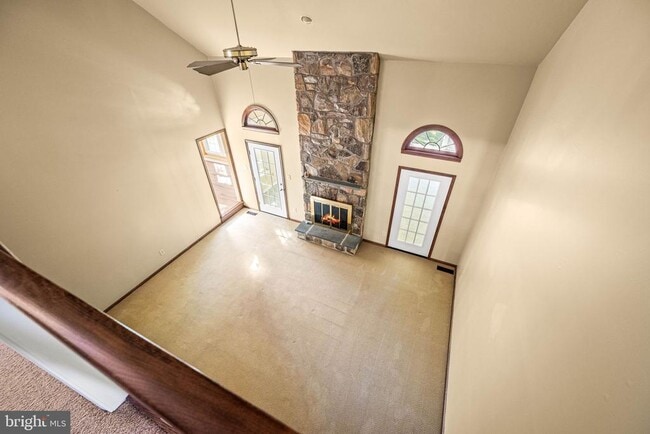 Building Photo - 401 Alderbrook Dr