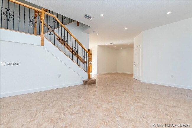 Building Photo - 15244 SW 9th Way
