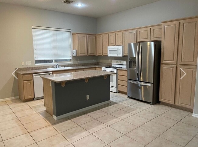 Building Photo - Stunning Single Story Home in Anthem Country Club with Casita