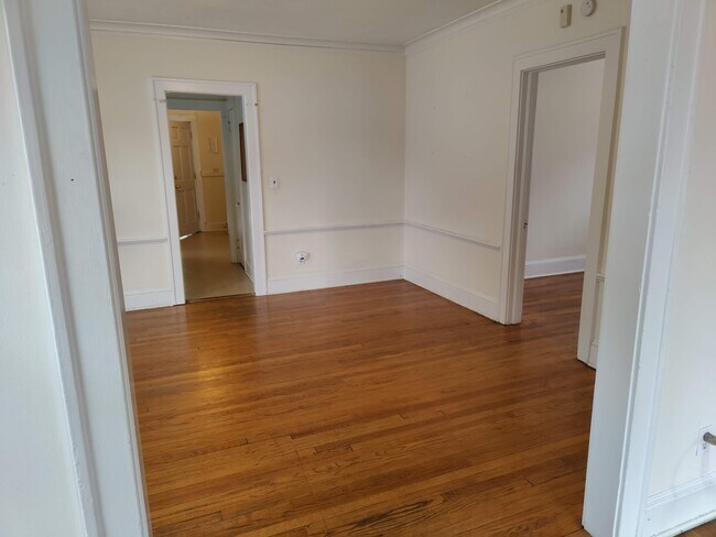 Building Photo - 145 Dover Rd