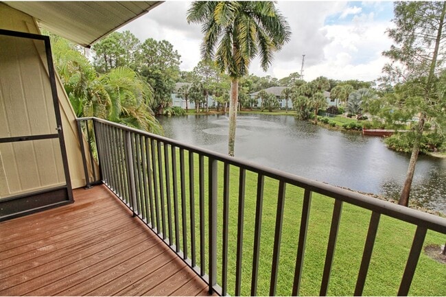 Building Photo - Gorgeous New Remodel! Pine Haven Condo in Bonita Springs!
