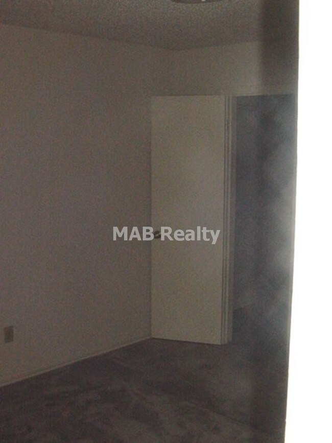 Building Photo - 9829 Walnut