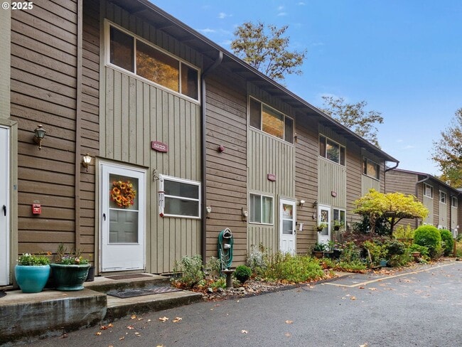 Building Photo - Bright & Inviting 2-Bed, 1.5-Bath with Modern Touches and Private Upstairs Retreat