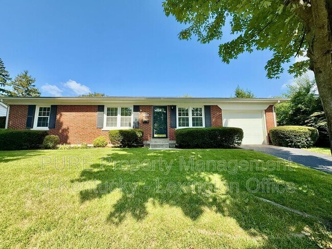 Building Photo - 2077 Dogwood Dr