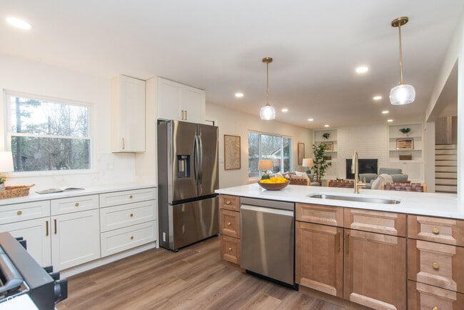 Building Photo - 6337 Cardinal Ln