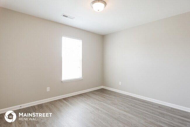 Building Photo - 3084 Bushfield Dr