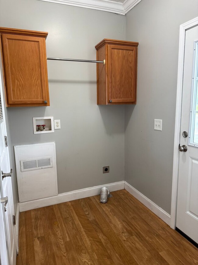 Building Photo - Charming 3 Bed, 2 Bath Home in Maiden – Pe...