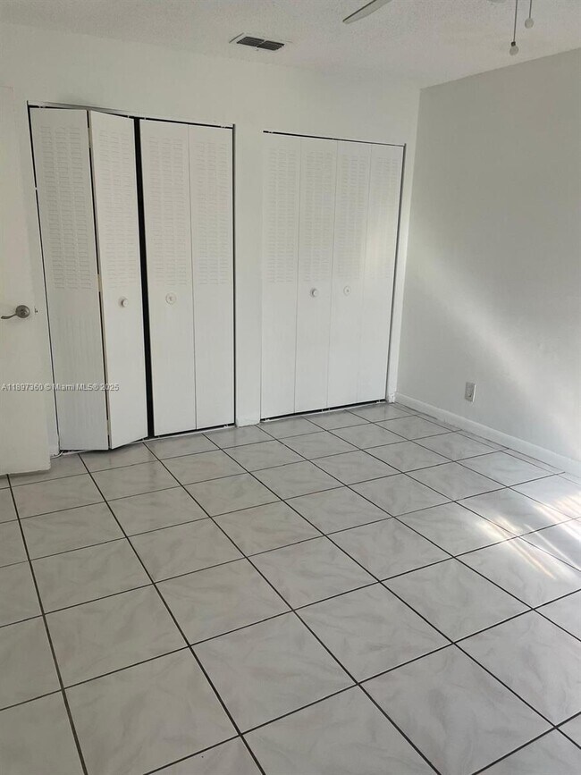 Building Photo - 810 SW 73rd Ave