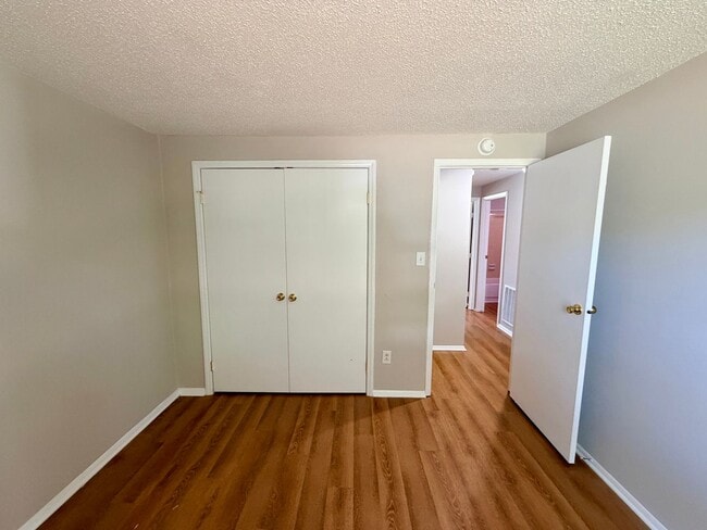 Building Photo - Large Lot; Fenced Backyard; No HOA