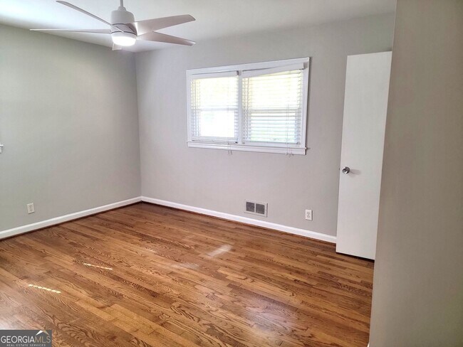 Building Photo - 1061 Homewood Ct