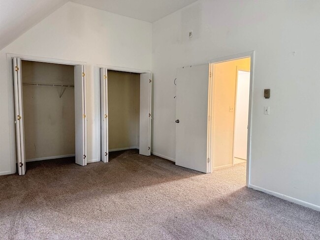 Building Photo - 4 Churchill Ct