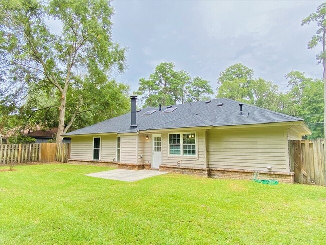 Building Photo - 25 Davidson Ave