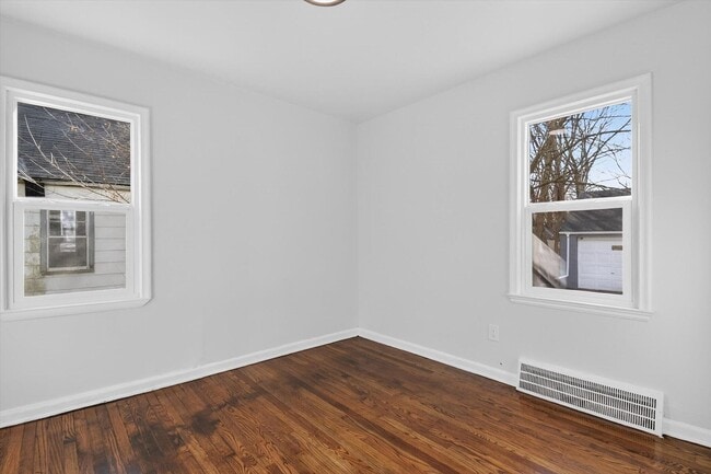 Building Photo - 8449 Penrod St