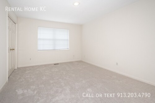 Building Photo - 5619 Riley-