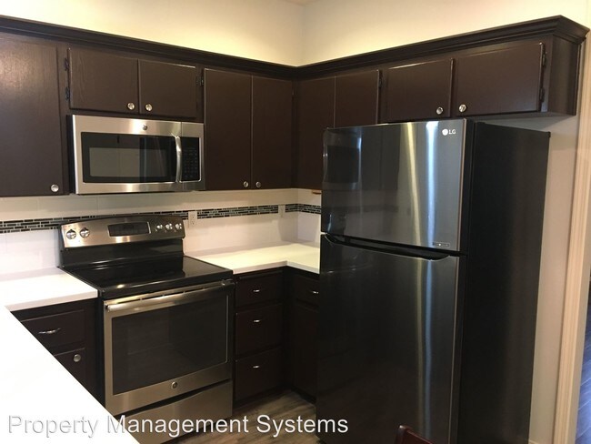 Building Photo - 19195 SE Yamhill St