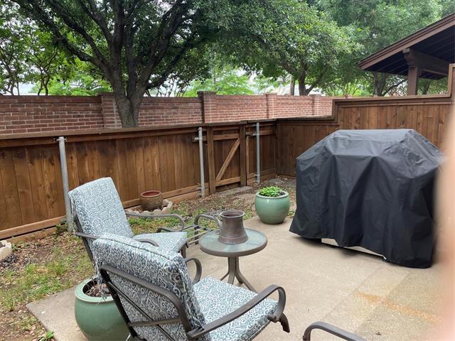 Building Photo - 4160 Woodland Tr