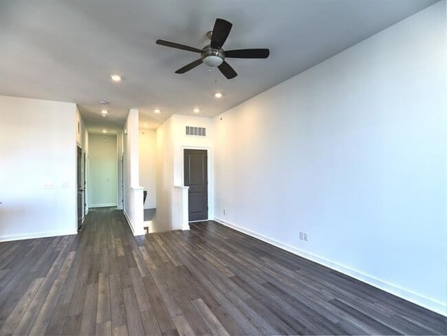 Building Photo - 155 Devore Rd