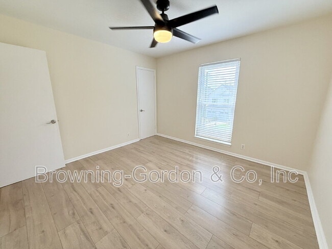 Building Photo - 6204A Louisiana Ave