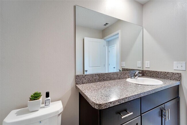 Building Photo - 403 Royal Empress Dr