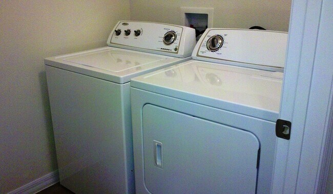 Building Photo - 5036 Matteo Trail