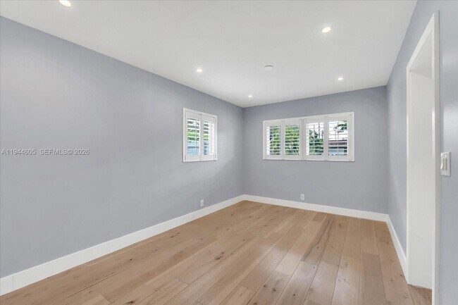 Building Photo - 10330 SW 51st St