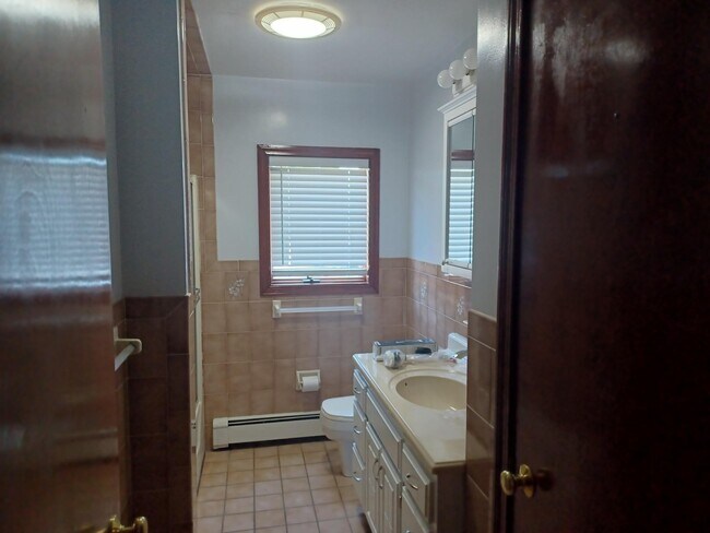 1st floor Full Bath - 35 Danny Rd