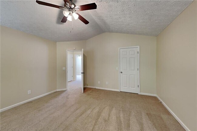 Building Photo - 1049 Braddock Cir
