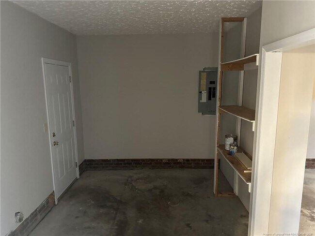 Building Photo - 7850 Penelope Dr