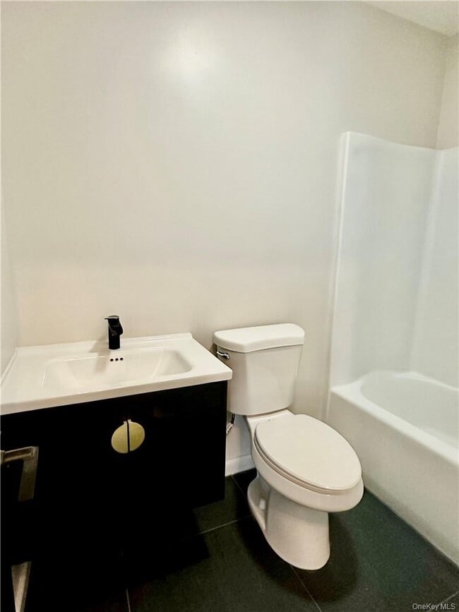 Building Photo - 13-19-19 Cole St