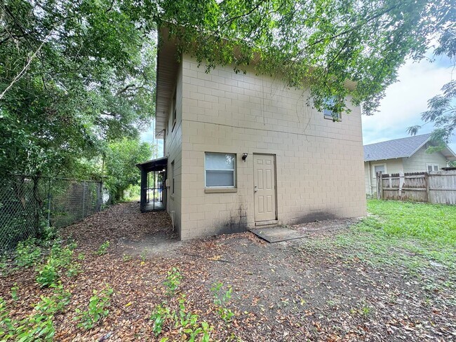 Building Photo - 429 Ave B NE