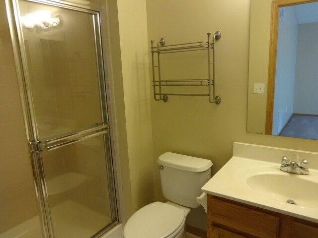 Building Photo - 2130 Winding Hollow Dr