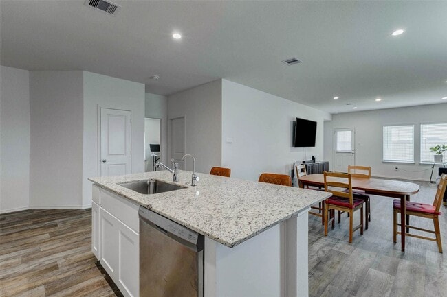 Building Photo - 31426 Yatesbury Ln