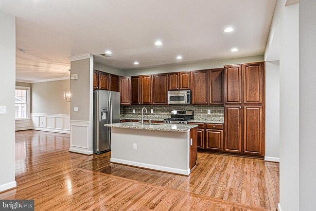 Building Photo - 4654 Hummingbird Ln
