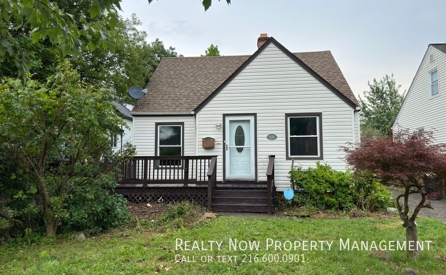 Building Photo - 5063 Thomas St