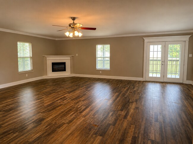 Building Photo - 2709 Montvale Rd