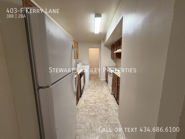 Building Photo - 403 Kerry Ln