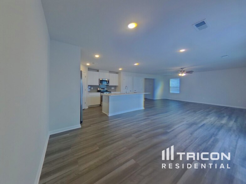 Building Photo - 3093 Whispering Willows Ct