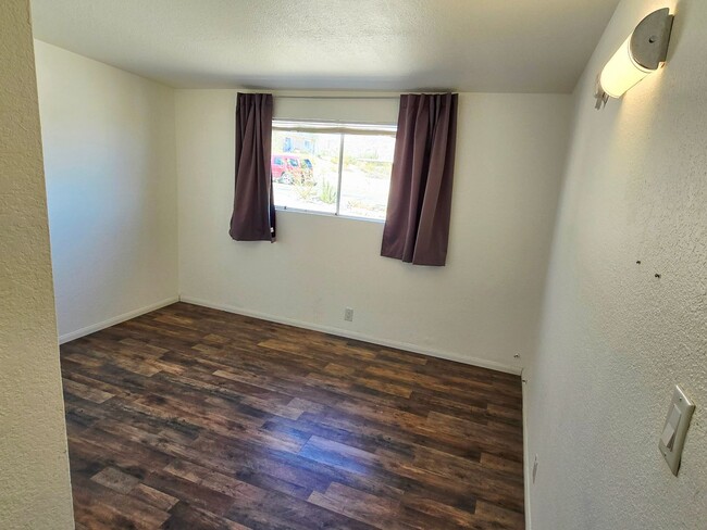 Building Photo - Cozy 3 Bedroom 1.5 Bathroom Near The Natio...
