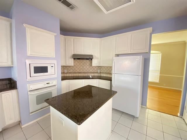 Building Photo - 2217 Hunters Run Dr