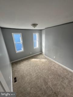 Building Photo - 702 N Kenwood Ave