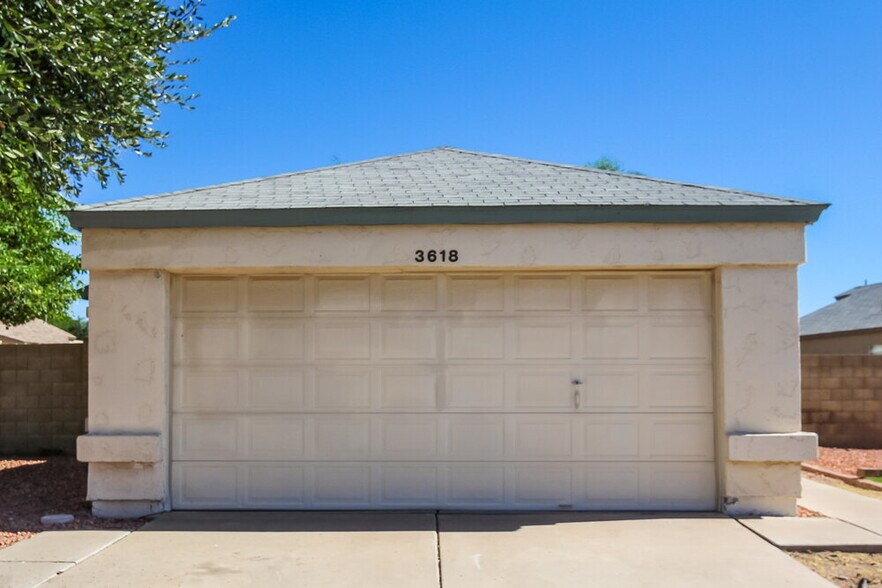 Primary Photo - 3618 W Creedance Blvd
